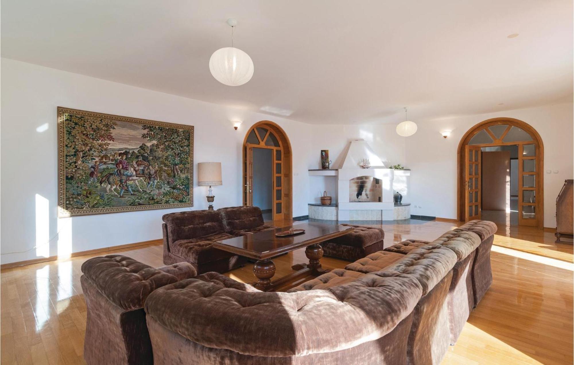 2 Bedroom Lovely Apartment In Bol Bagian luar foto
